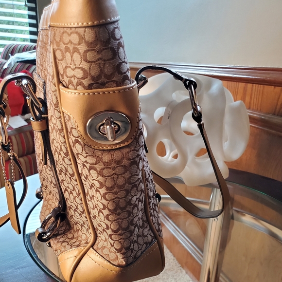 Coach Tote - Picture 2 of 15